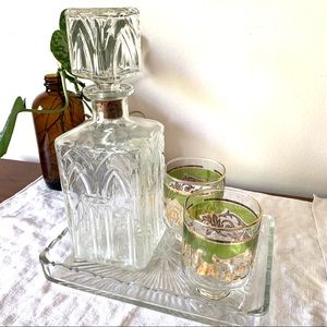*SOLD* Vintage decanter set